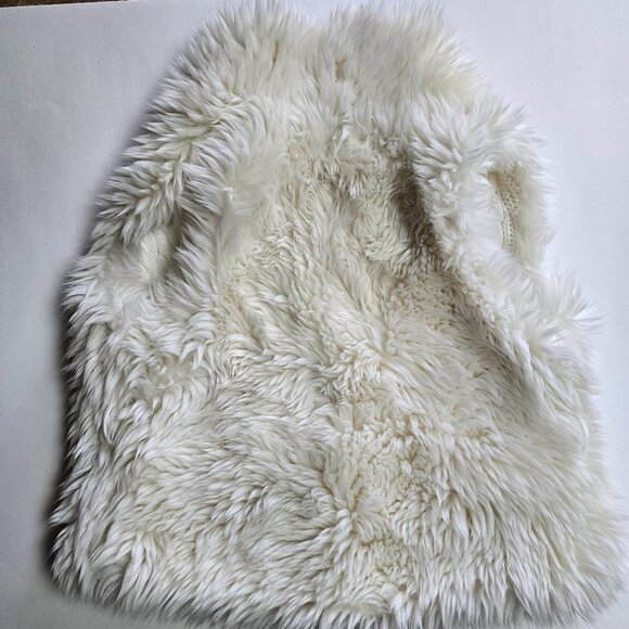 DKNY Girls Faux Fur Knitted Vest reversible - Picture 6 of 10